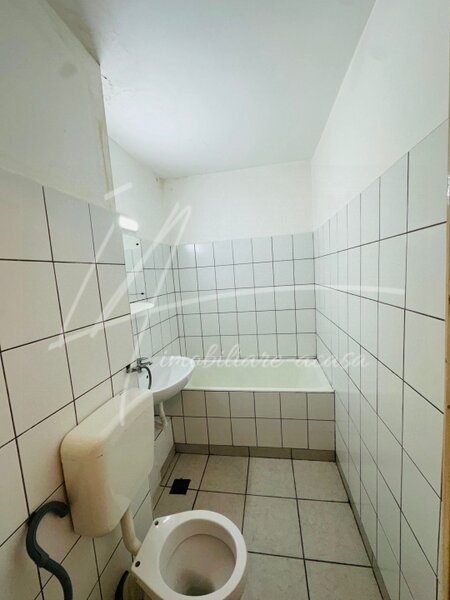 Giurgiului 72-86, etaj intermediar, liber